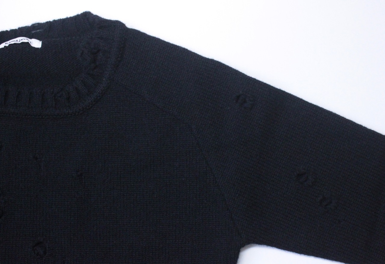 circus-e-boutique:  FUMIKA_UCHIDAFU-C-030DAMAGE KNITcolor. BLACK.price. ¥39,000+tax.