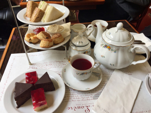 teatimewithemma: (via Cafe Louvre Afternoon Tea, Prague, CZ | Nancy Brown | Flickr)