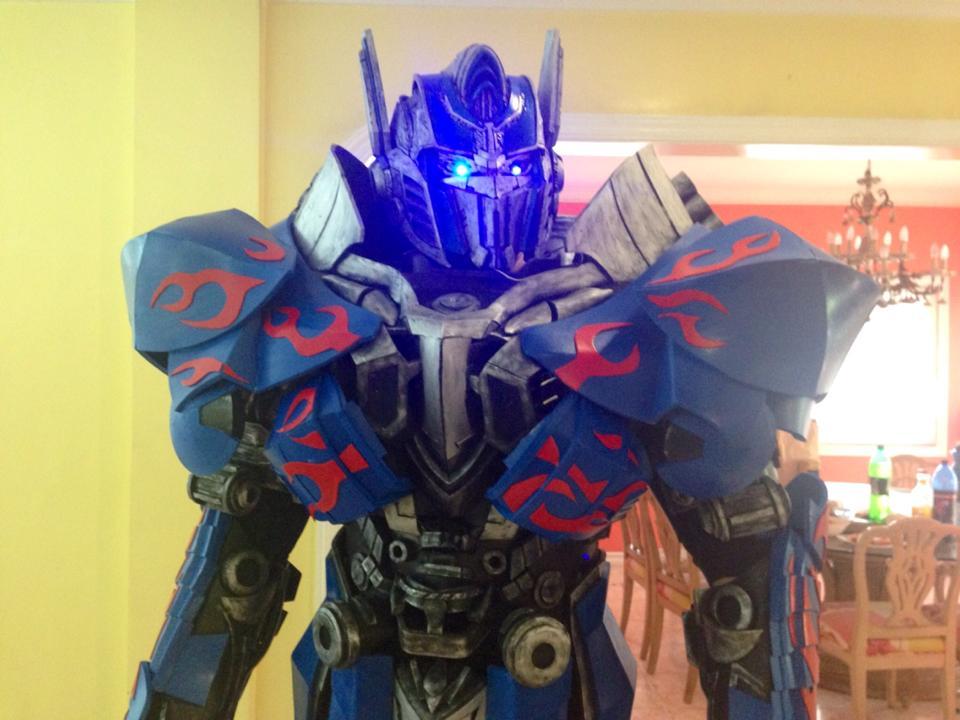 cosplay-gamers:  Transformers - Optimus Prime Cosplay by Pablo Bairan Photography