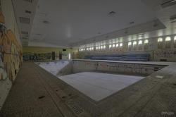 abandonedandurbex:Swimming Pool Inside an