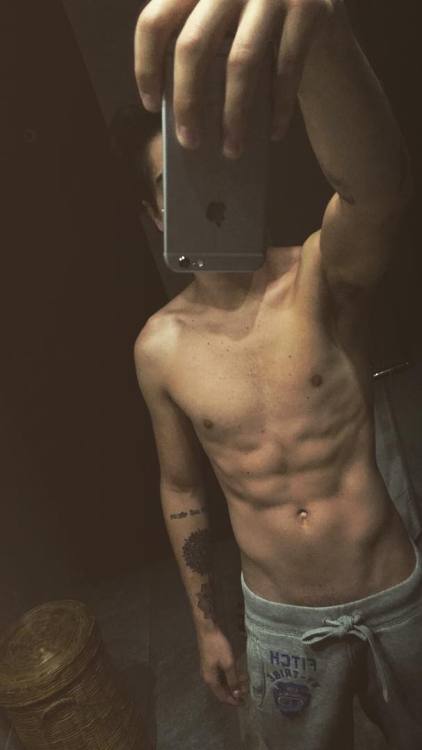 hottestboysmodels:  Model & actor  Sergio busted !More boys & models: https://hottestboysmodels.tumblr.com/