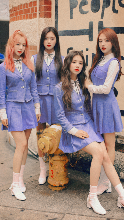 『 LOOΠΔ 1/3』saved? reblog or like 