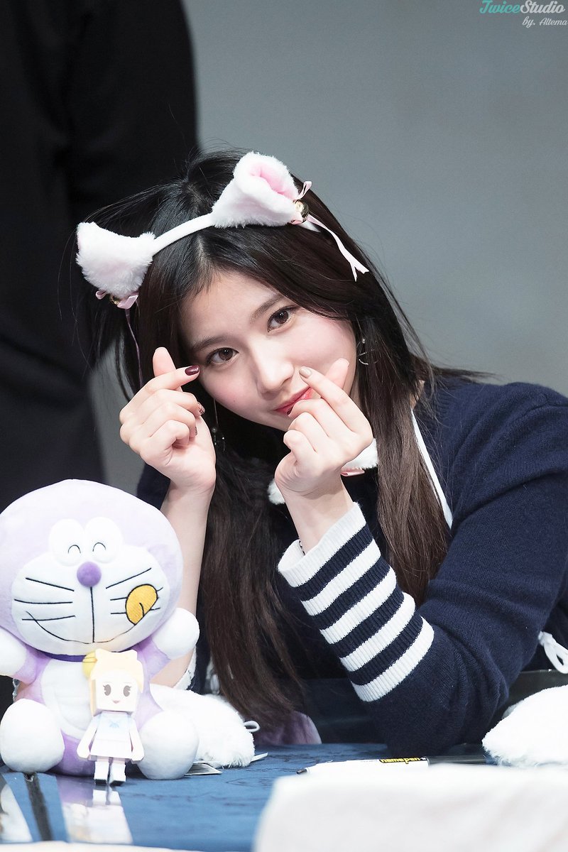 dailysana:    161030 Sinchon Fansign© TWICE Studio ‏ ❀ | do not edit.  