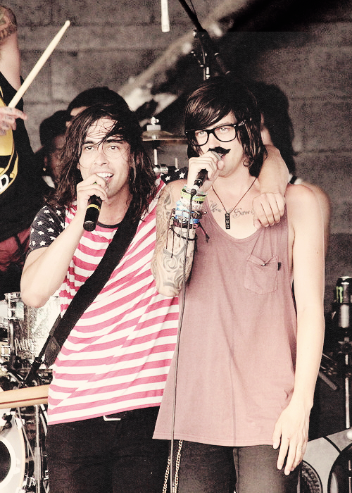 nutellaohyeah:  Kelling &amp; Vic | | via Facebook på We Heart It http://weheartit.com/entry/67595436/via/monsway
