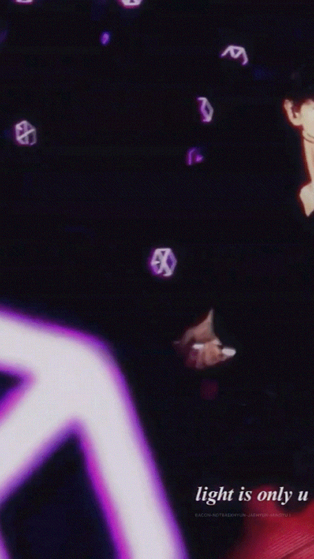baconnotbaekhyun:Byun Baekhyun ft his LETHAL bodyrolls 😵+ please someone make