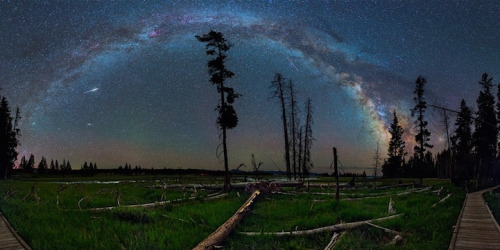 nevver:Yellowstone Milky Way Rainbows, David Lane