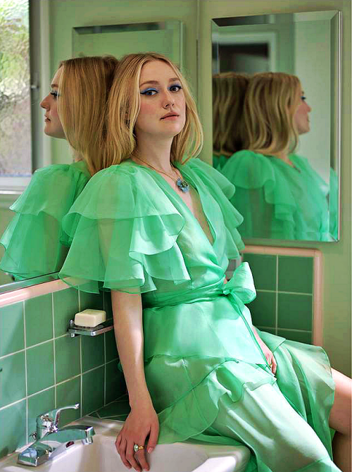 cinemapix: DAKOTA FANNING Who What Wear, 2022