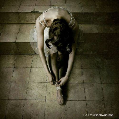 illdispose: The last dance #fineartphg #beautifulbizarre #artmagazine
