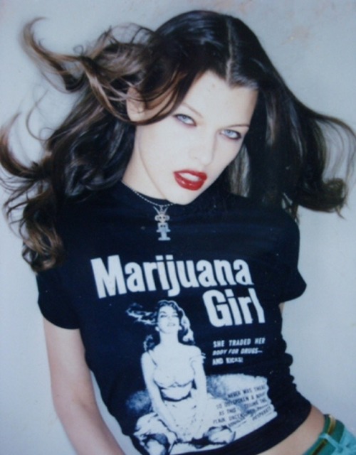 annaholmann:Milla Jovovich, 1994