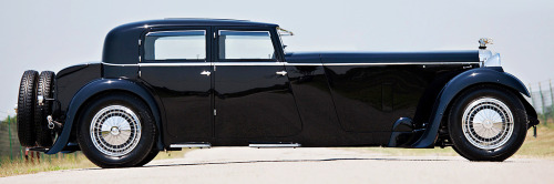 Daimler Double Six 40/50 Martin Walter Sports Saloon, 1932. Designed by Captain H.R. Owen and built 