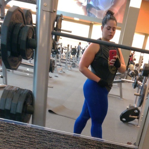 ooookilllemm #gains #buildabooty #girlswholift #gym #weights #squats #deadlifts #legday #fitness #fi