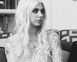 tumblr_mf7znjQLfb1qg7fxzo3_r1_250.gif
