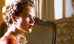 loveofromance:Caroline Penvenen, 2x10