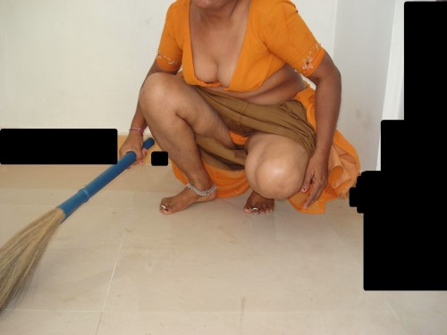 iloveindianwomen:  Desi Maid in Yellow Saree Loves to Show Her Cunt. For Full sets go here and here   The last pic is another up-saree pic