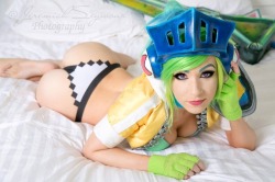 s2ahri: Riven Cosplay By: Danielle beaulieu