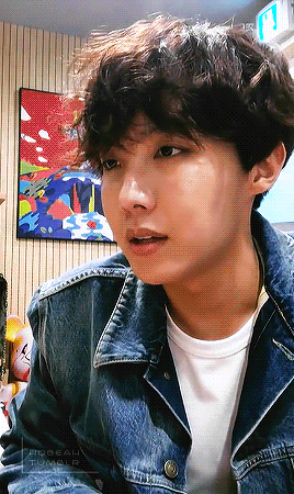 10/30 Days Of Jung Hoseok 180426 A.k.a. My Favourite Log Look 