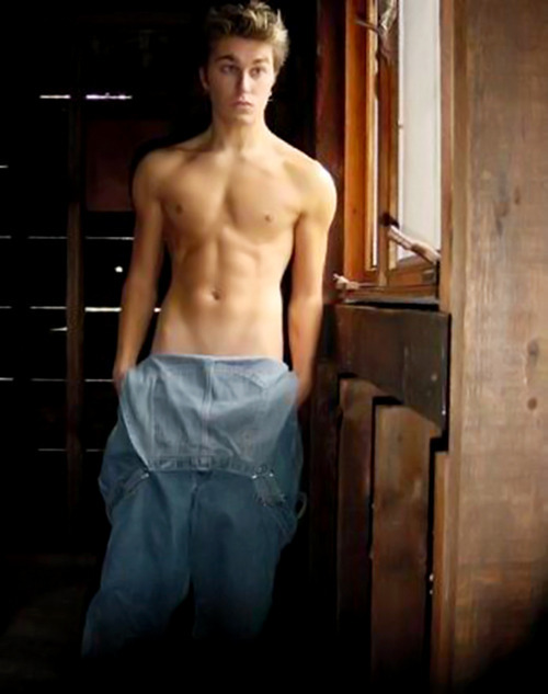 kylegver4:  http://KylegVer4.tumblr.com/