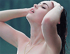 comelapioggiasuivetri:  cutsofflower:  uraganidistrutti:  quanta bellezza  ah.  Autostima