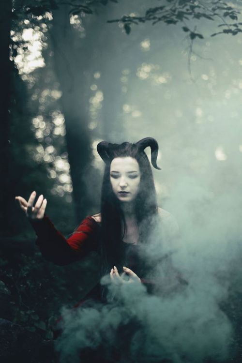 gothicandamazing:  Model / stylization / makeup: Silver Wolfie 銀色狼Photographer: Eterlight StudioDress: ZafulWelcome to Gothic and Amazing | www.gothicandamazing.com