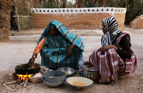 dynamicafrica: Libyan photographer Sasi Harib&rsquo;s images of Libyan woman in a rural part of 