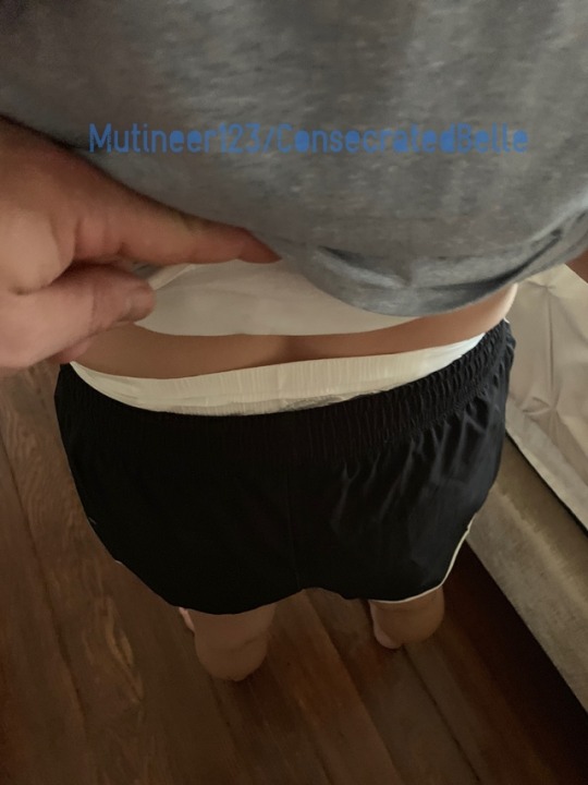 mutineer123:  This is what happens when, after soaking her Nighttime diaper and not putting a pull-up on this morning because her parents were in town. Now she has to worry about hiding a full blown diaper all day long.