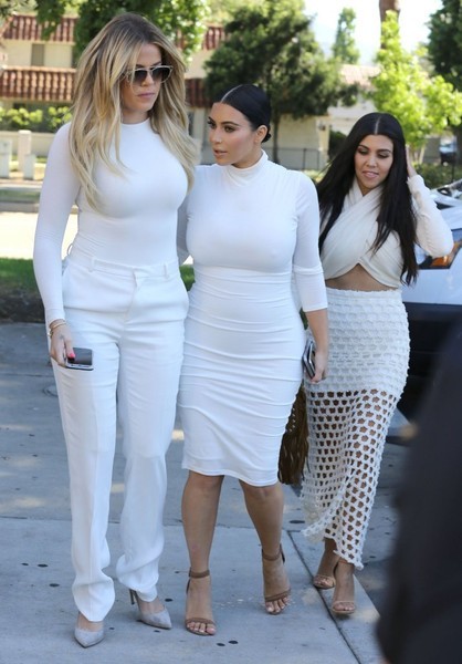 kuwkimye:  Kim, Kourtney &amp; Khloe out for dinner at Casa Escobar in Westlake