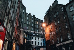 poonitography:  Victoria Street, Edinburgh.