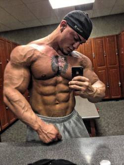 big-strong-tough:  Tristan Elastico 