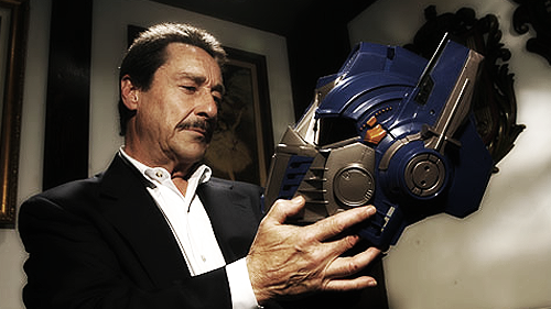 true-fan-transformers:  Happy birthday to the man who was born to be Optimus Prime! 