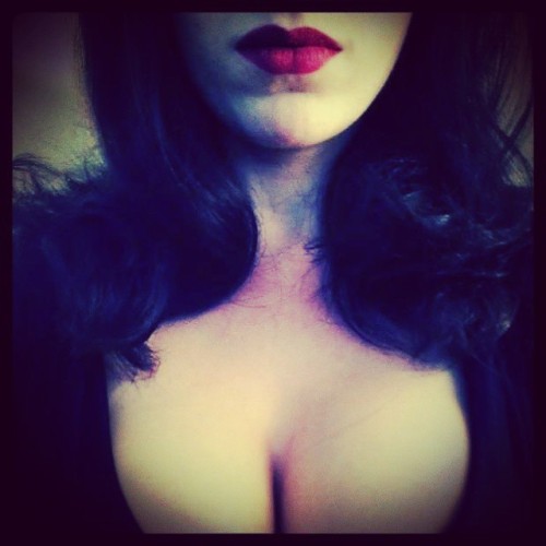 lucyfuruk:  :) #redlips #cleavage #gothic