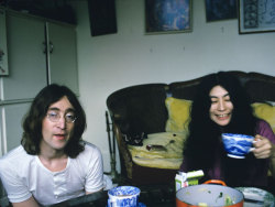 sadradlad:  John and Yoko Ono   Love