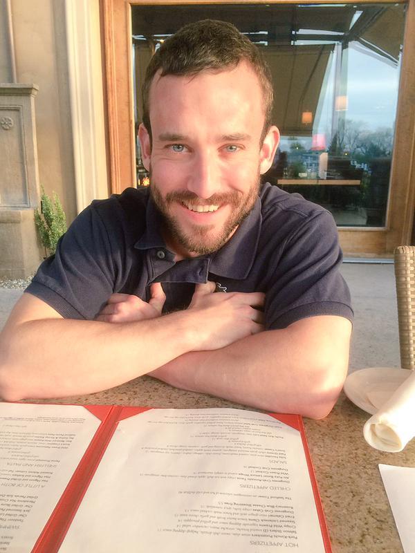 bradinmpls:  looks like he would be a great date!looking for a FWB, daddy, teacher,