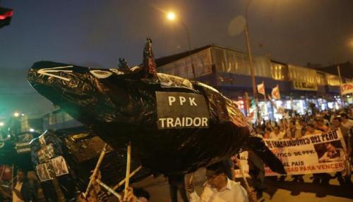 12.29.2017 - Lima, Perú. Marcha en contra al indulto al ex-presidente y asesino Alberto 