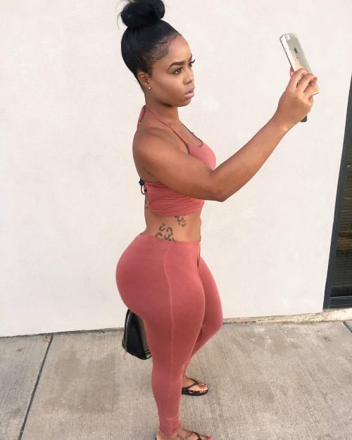 vpwexoticdymes:  Renesha Renee | IG: @therenesha