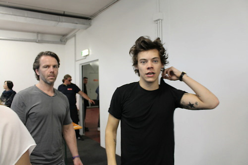 cigarettive:  cigarettive:  baby  he’s so perfect without even trying omfg 