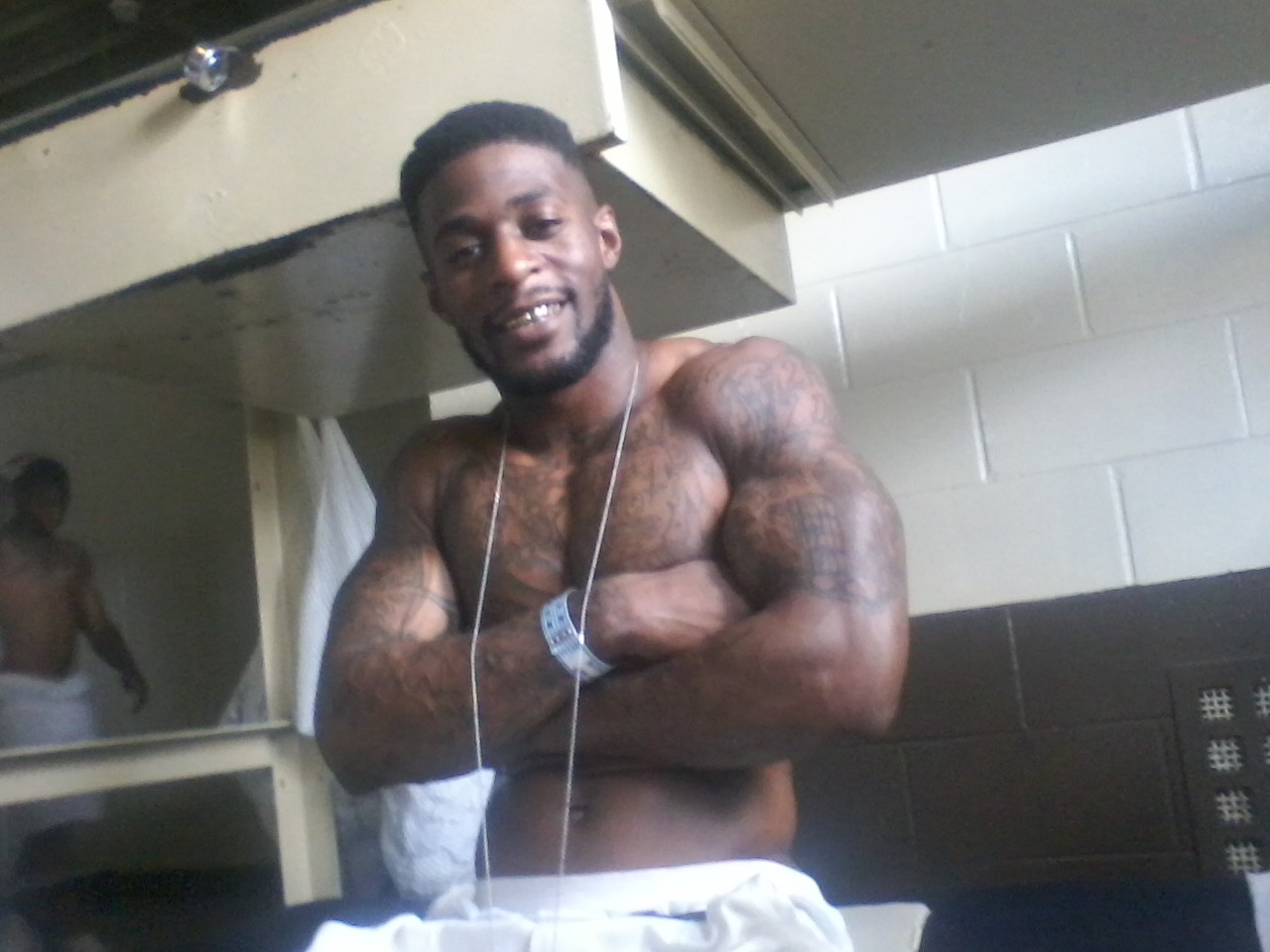 ct-fw:  ultra-loveblackmen:  More from the cell block  Niiiiice