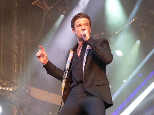 lesserwizz1: The Killers, Lollapalooza, Paris - Mission seeing off that over-running Rapper on the o
