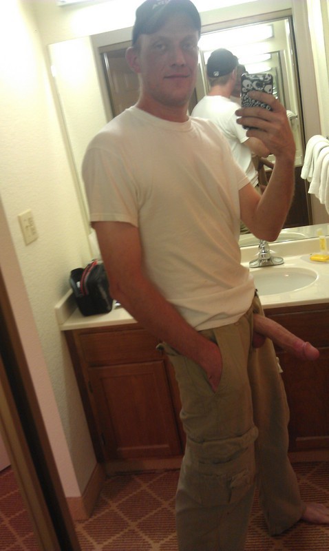 fklnfred:   FOR MORE HOT MEN GO TO http://fklnfred.tumblr.com/ 