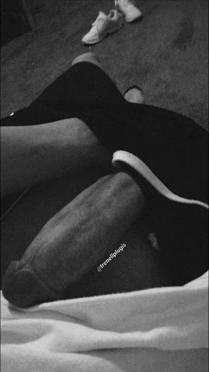 trenellplugis:  Because I havent posted nothing in ah while