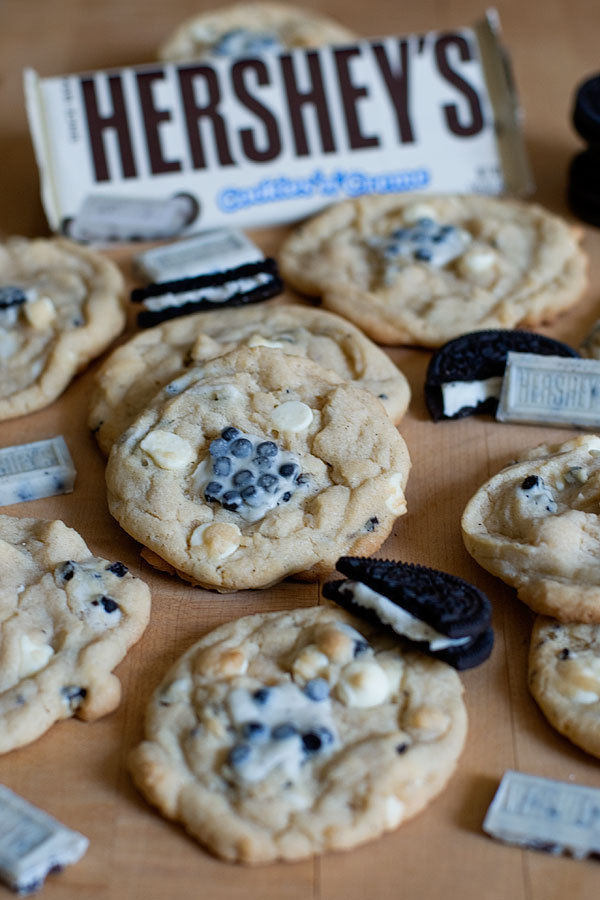 do-not-touch-my-food:  Cookies and Cream Cookies 