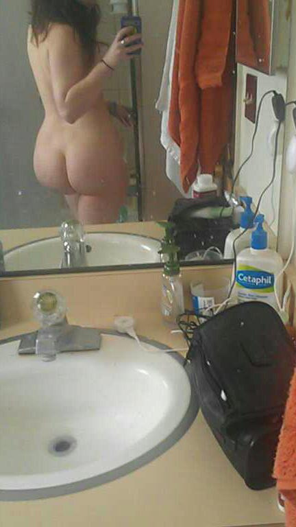 Mygirlfund&rsquo;s PussyKat in her bathroom showing off her sexy ass naked in
