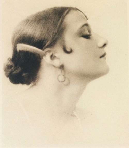 rivesveronique:Blanc &amp; Demilly Profil de femme , ca. 1925Gum bichromate