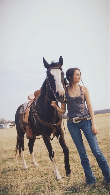 nativeniam:  A cowgirl and her horse, are an unstoppable team.