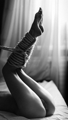 einfach-mal-ich: Hard rope, soft skin. Grobes Seil, weiche Haut. #bondage #Fixierung #Offenheit