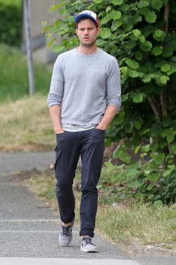 boyzoo:  Jamie Dornan in Vancouver