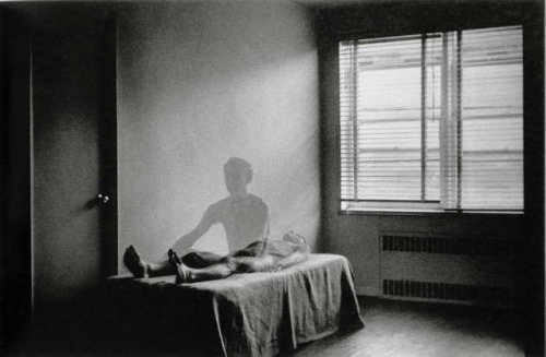 sotlylaisse:Duane Michals, The Spirit Leaves the Body, 1968