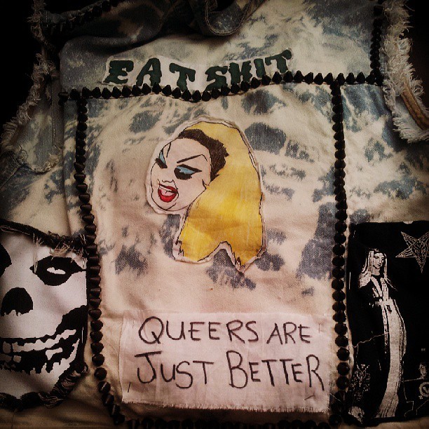fleshapoids:  The back of my vest is cuter than you. 