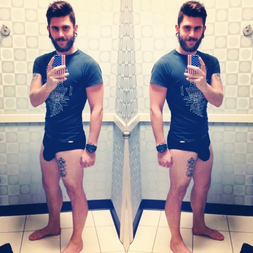 cumpletelyhappy:  Source: dontdoitfrankie 