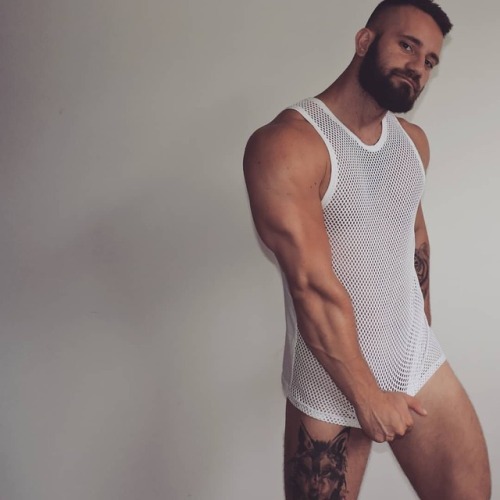 the-beardx: Domingo’s ⛪ • • • • • #muscle #strong #man #goodmorning #