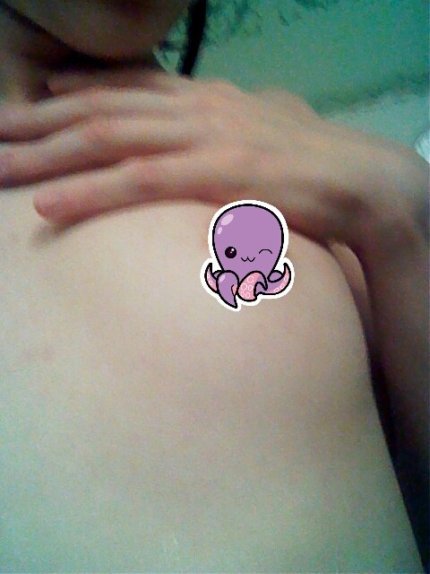 donutrlycur:  Slowly but surely adding content to da private blog. Still for the most part unavailable, but enjoy the censored nudes to hold you over until them. 